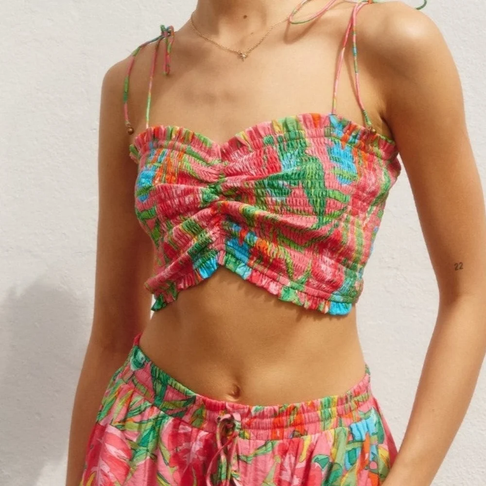 Dress Forum NWT Tropical Breeze Smocked Halter Top Medium - Picture 1 of 9